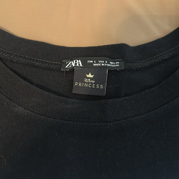 Rare ZARA Disney Princess Group Chat Tee – Black – Size Large - Picture 5 of 8